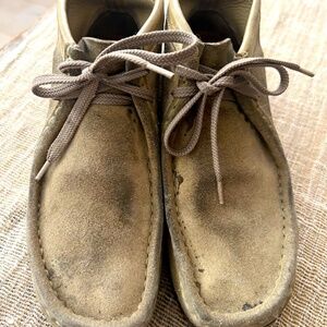 CLARKS Wallabees - Womens US size 7.5